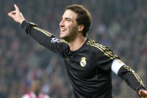 九游体育下载-热火队球队外线火力持续提升，热火队引援