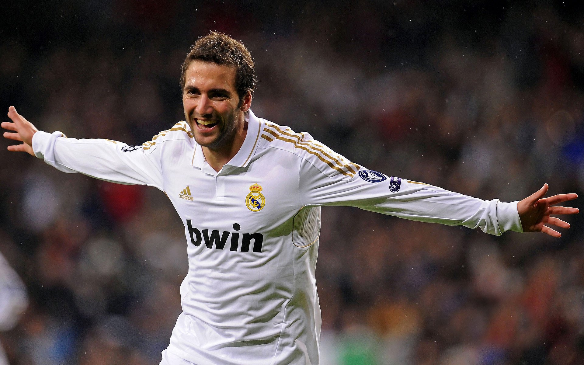 “西甲激战不断，强队争夺欧冠席位”，西甲晋级欧冠规则